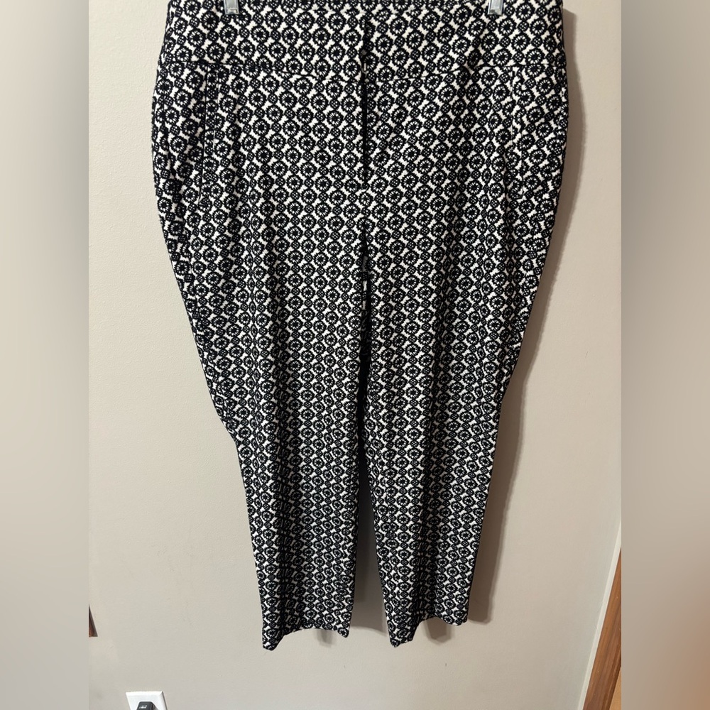 Lane Bryant Black and White Geometric Cropped Pants